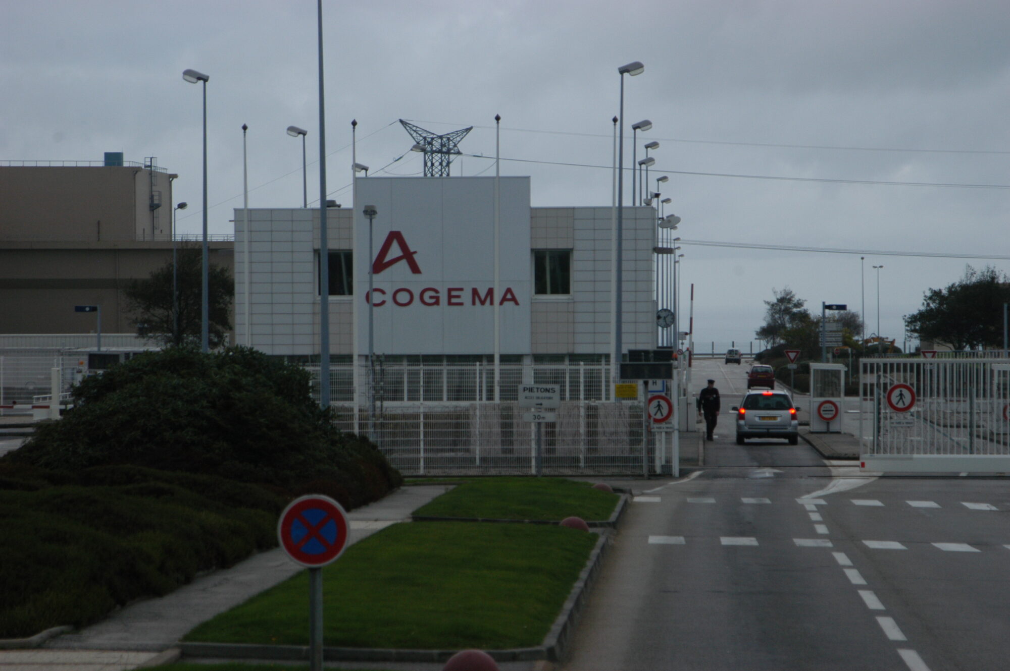Cogema La Hague reprocessing plant site, located on the western tip of the Cotentin Peninsula in Normandy, reprocesses spent power reactor fuel to recycle reusable energy materials-uranium and plutonium and to condition the waste into suitable final form. (Cherbourg, France, November 22, 2004)